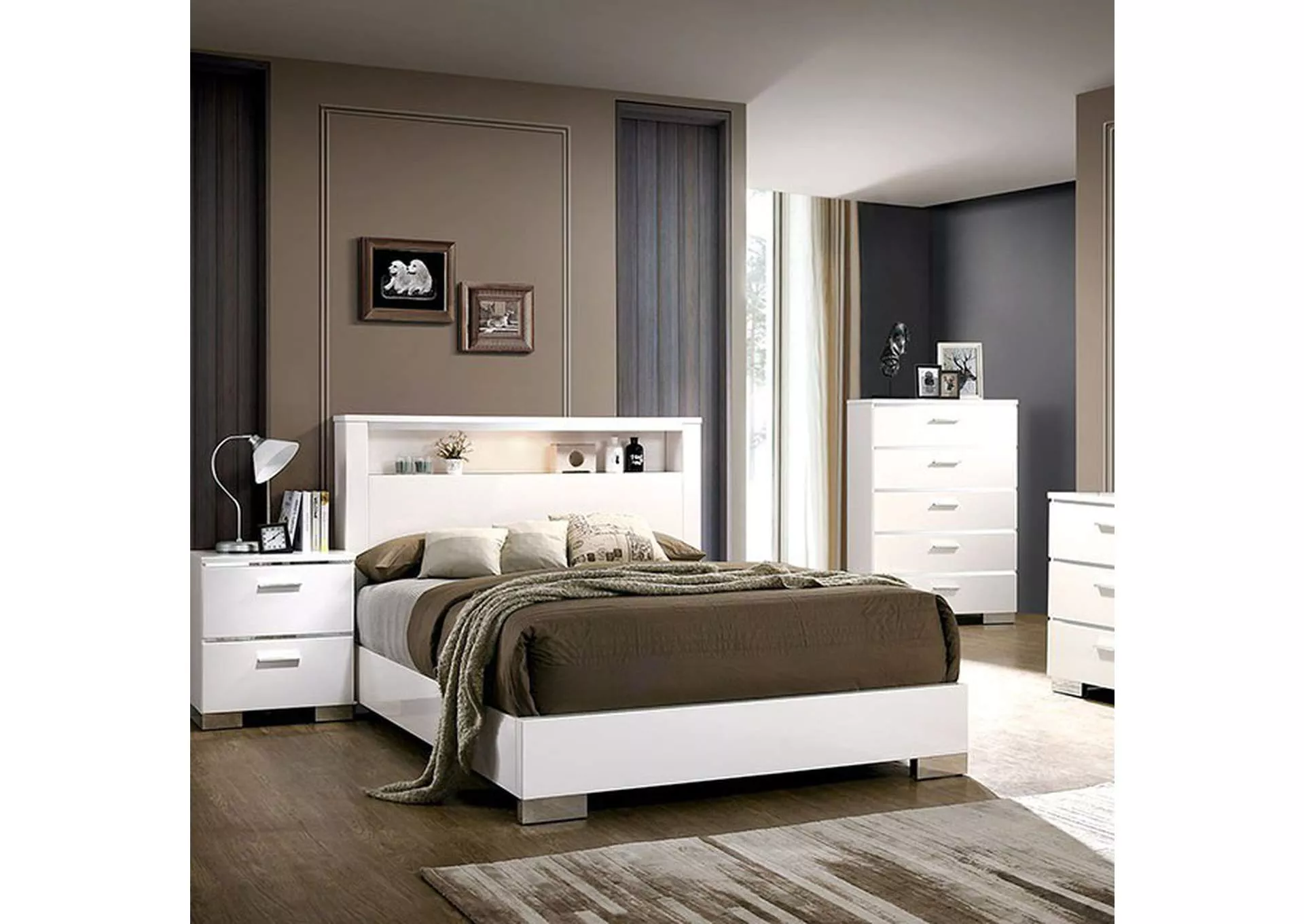 Carlie - E.King Bed