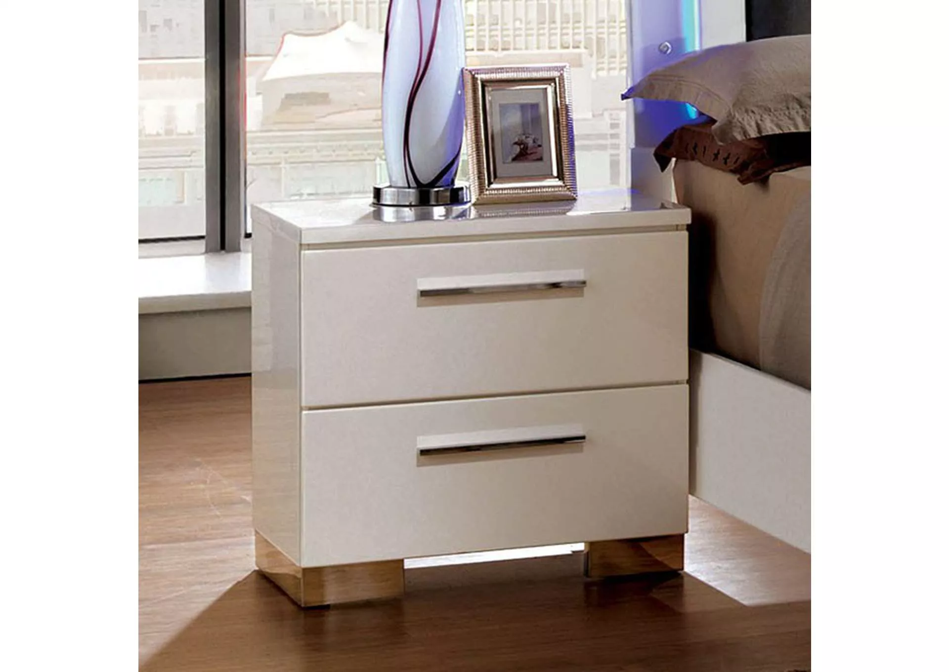 Clementine - Night Stand