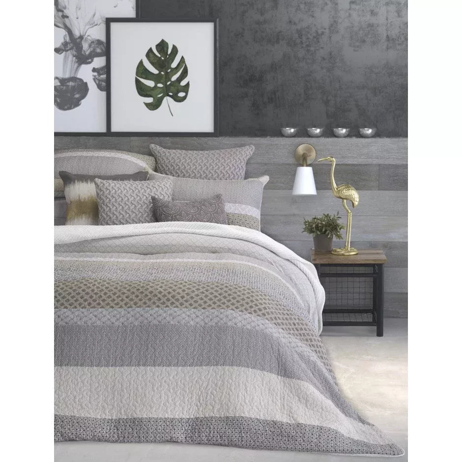 Ethan Quilt Set