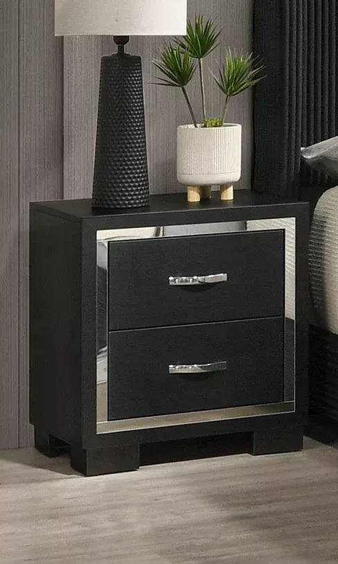 Gennro - Nightstand - Black