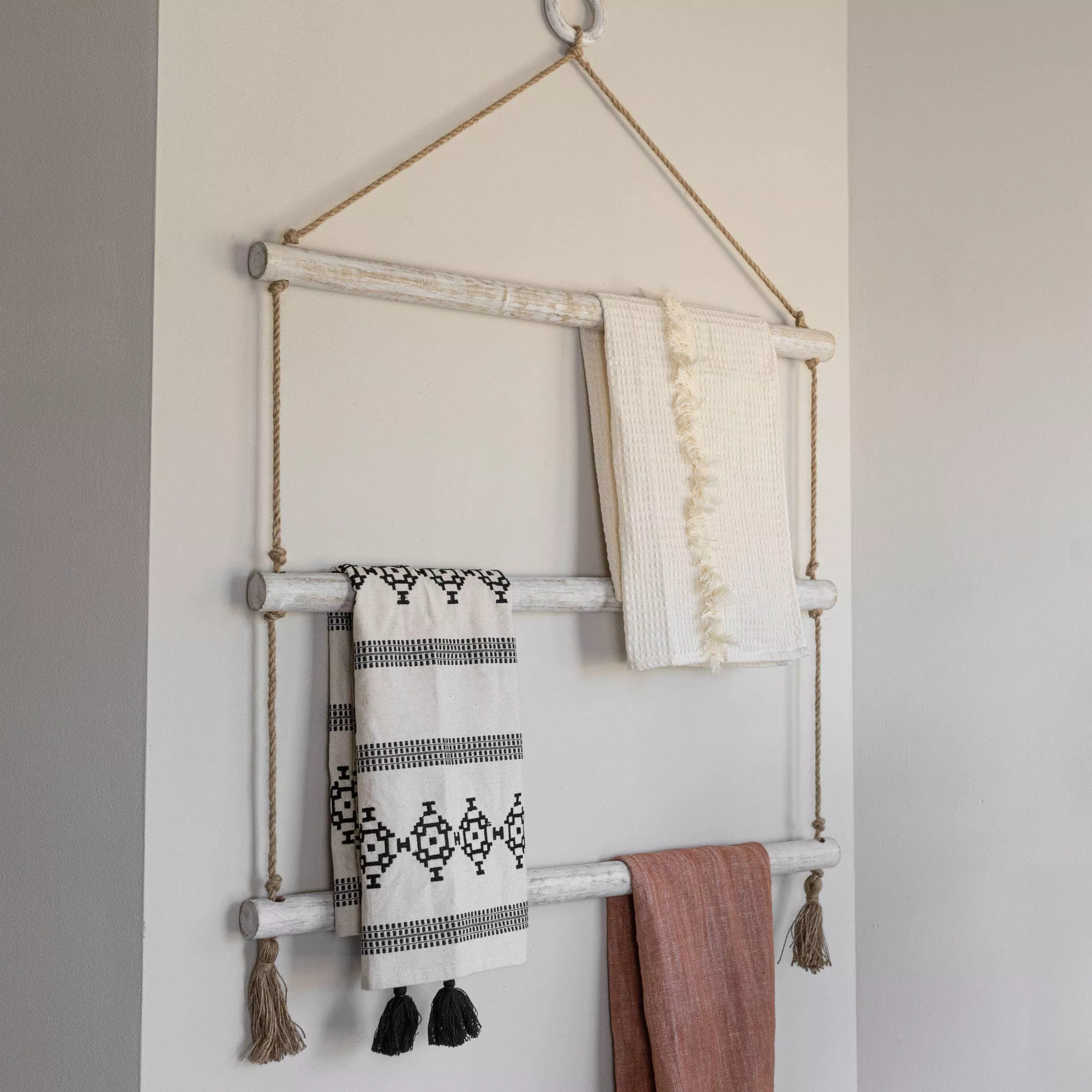 Hudson Hanging Blanket Ladder