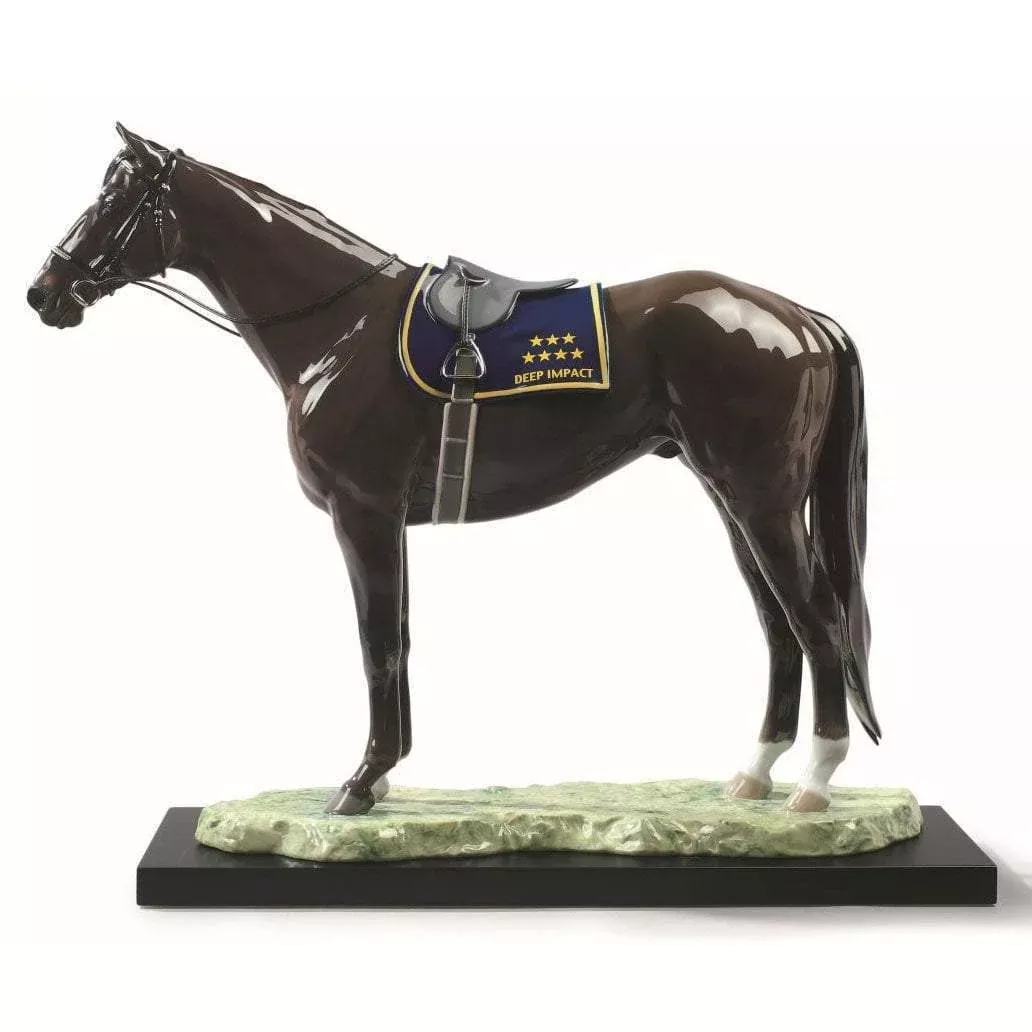 Lladro Impact Figurine 01009184
