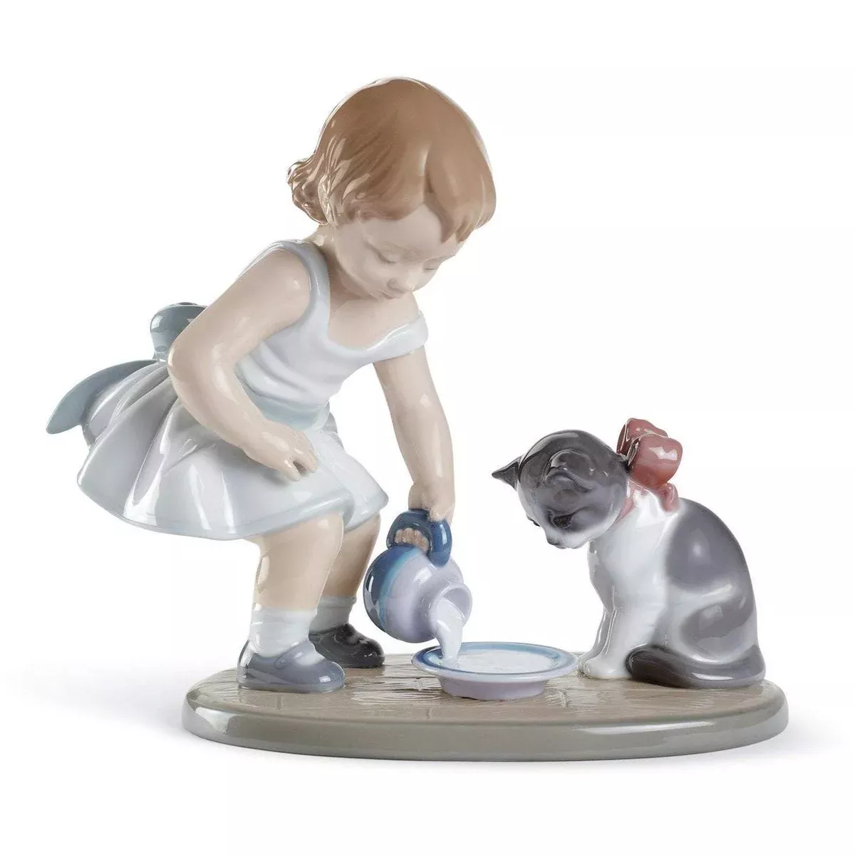 Lladro Kitty's Breakfast Time Figurine 01008498