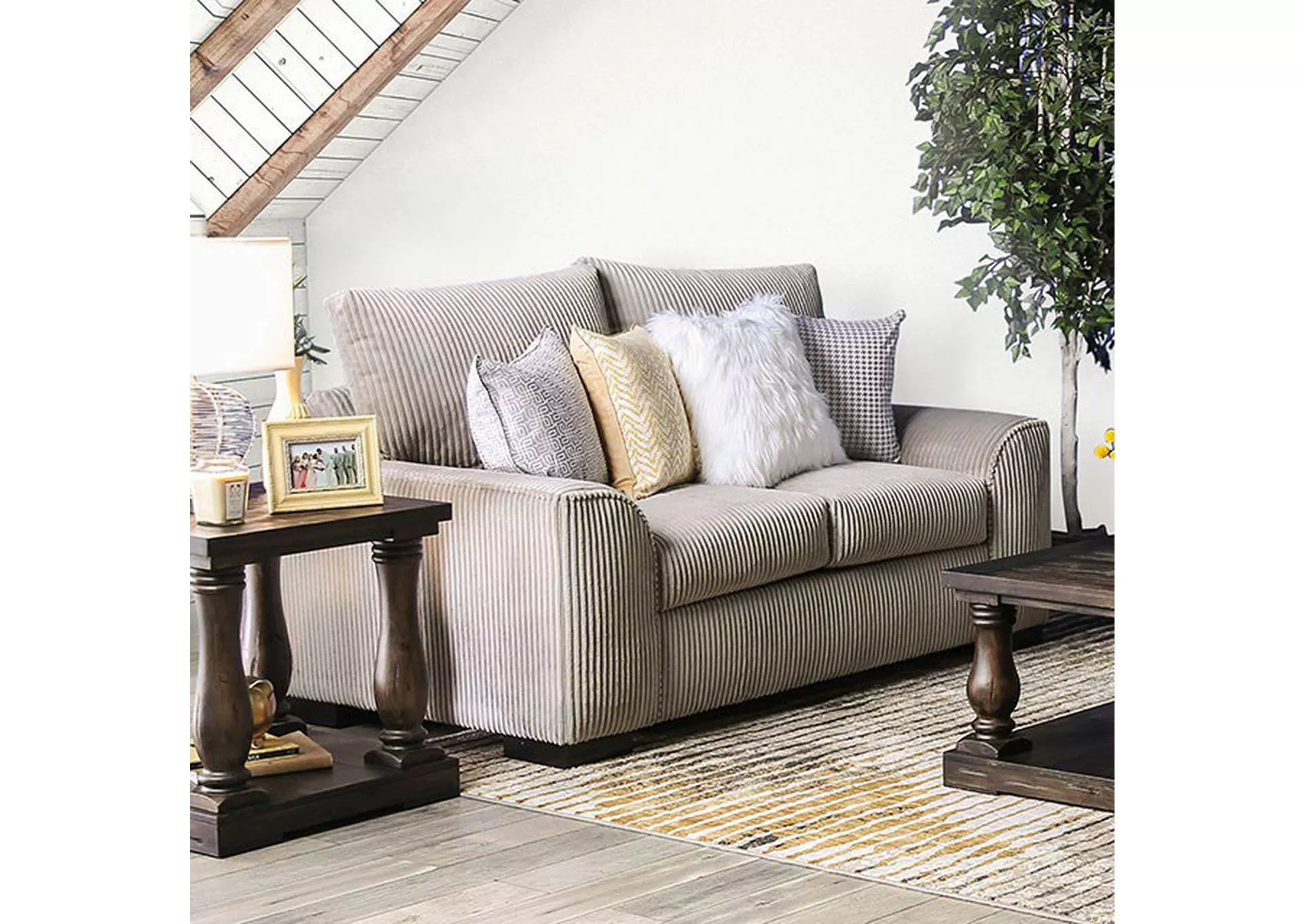 Marjorie - Love Seat