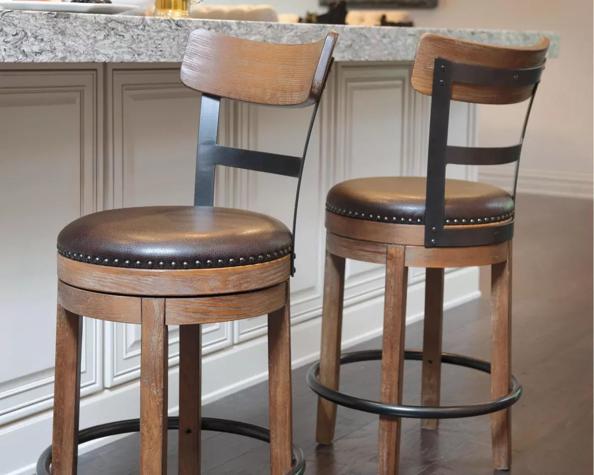 Pinnadel UPH Swivel Barstool (1/CN)