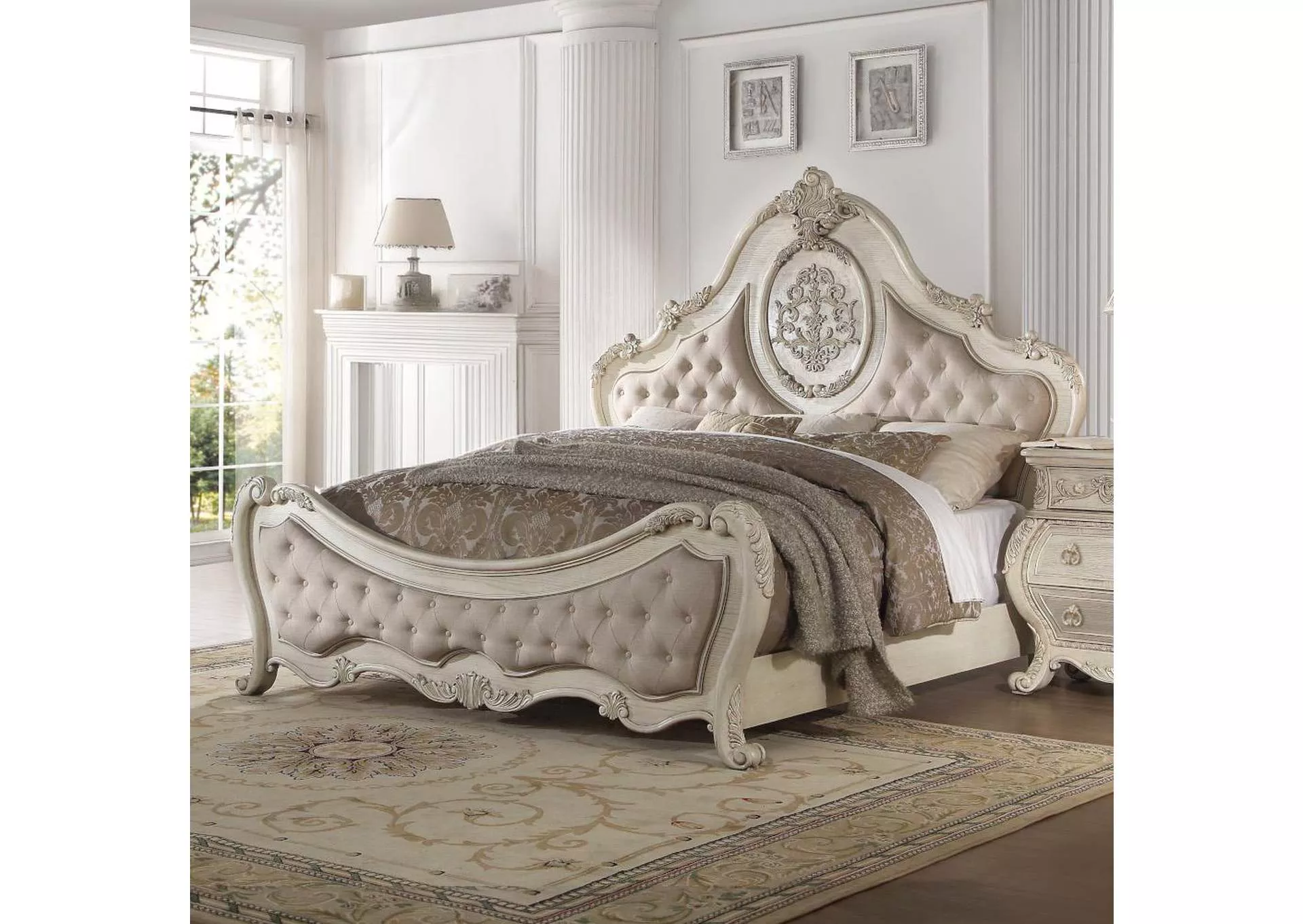 Ragenardus Queen Bed