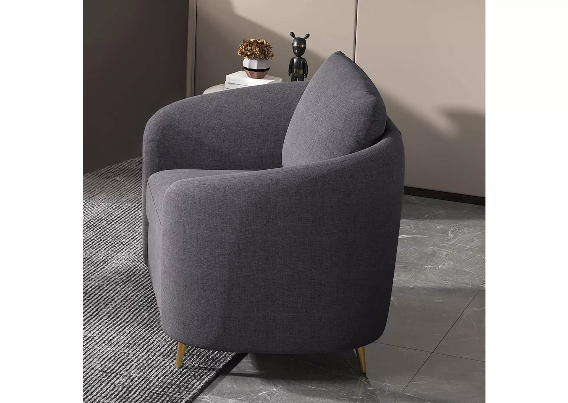 Yuina Chair